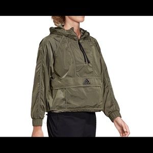 ✨ adidas 1/2 zip cropped windbreaker ✨